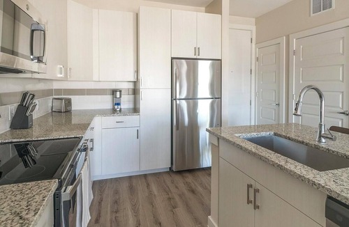Conroe Apartment | Landing | Chic 1BD, Pool, Clubhouse