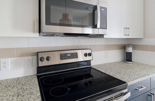 Conroe Apartment | Landing | Chic 1BD, Pool, Clubhouse