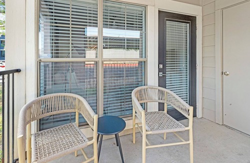 Austin Apartment | Landing | Chic 1BD, Pool, Courtyard