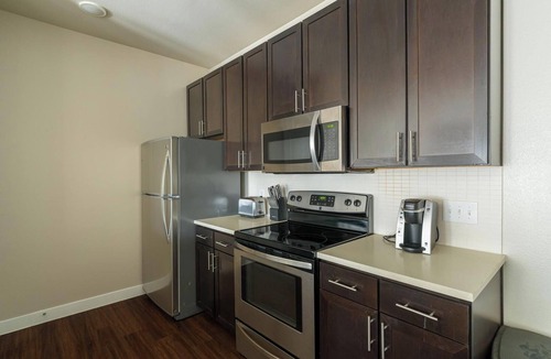 Katy Apartment | Landing | Chic 1BD, Pool, Courtyard
