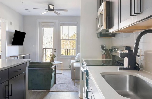 Sugar Hill Apartment | Landing | Chic 1BD, Pool, Gym
