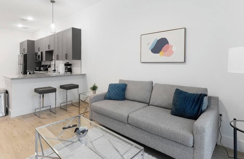 Denton Apartment | Landing | Chic 1BD, Pool, Gym