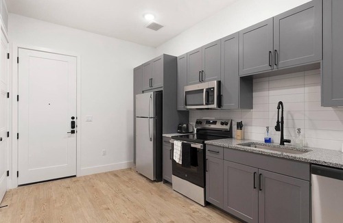 Denton Apartment | Landing | Chic 1BD, Pool, Gym