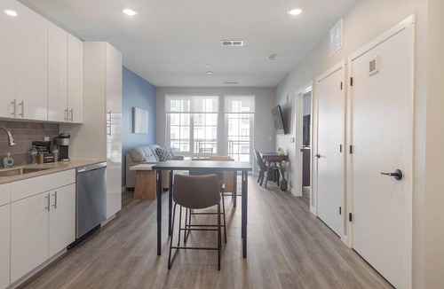 New Haven Apartment | Landing | Chic 1BD, Pool, Game Room
