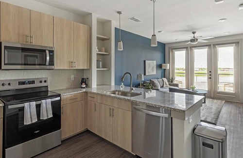 Anna Apartment | Landing | Chic 1BD, Pool, Yoga Studio