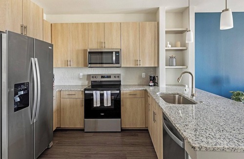 Anna Apartment | Landing | Chic 1BD, Pool, Yoga Studio