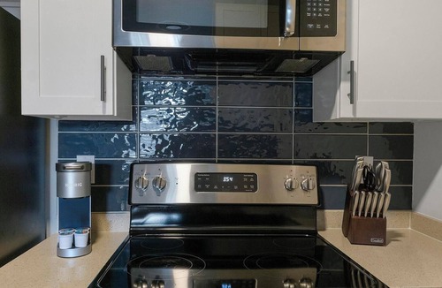 Raleigh Apartment | Landing | Chic 1BD, Rooftop Lounge, Yoga Studio