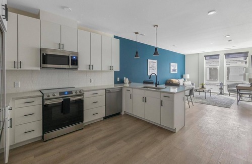 Civic Center Apartment | Landing | Chic 1BD, Rooftop Lounge, Gym