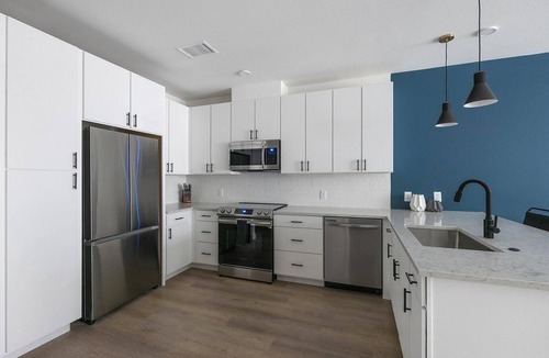 Civic Center Apartment | Landing | Chic 1BD, Rooftop Lounge, Gym