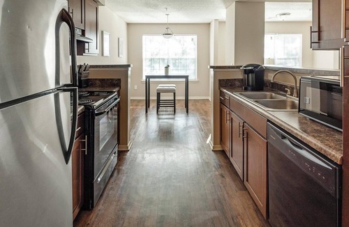 Germantown Apartment | Landing | Chic 1BD, Tennis Court, Pool