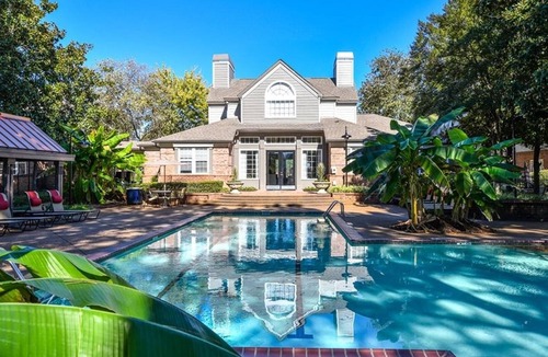 Germantown Apartment | Landing | Chic 1BD, Tennis Court, Pool