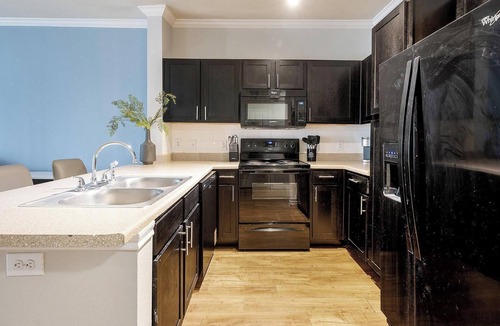 Del Mar Apartment | Landing | Chic 1BD, Clubhouse