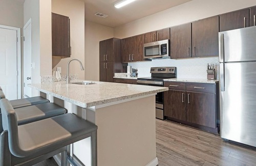 New Braunfels Apartment | Landing | Chic 1BD, Gym, Pool