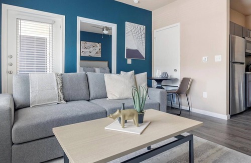 New Braunfels Apartment | Landing | Chic 1BD, Gym, Pool