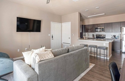 New Braunfels Apartment | Landing | Chic 1BD, Gym, Pool