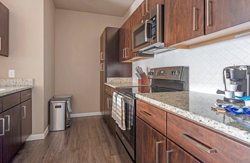 New Braunfels Apartment | Landing | Chic 1BD, Gym, Pool