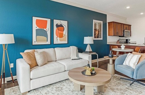 Overland Park Apartment | Landing | Chic 1BD, Gym, Pool