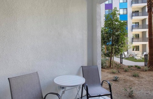 Rhodes Ranch Apartment | Landing | Chic 1BD, Gym, Pool