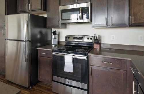Spring Apartment | Landing | Chic 1BD, Gym