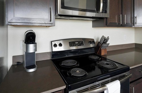Spring Apartment | Landing | Chic 1BD, Gym