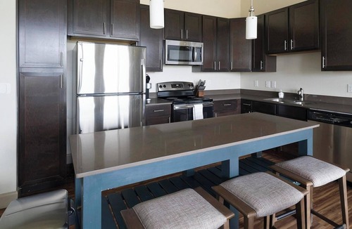 Spring Apartment | Landing | Chic 1BD, Gym