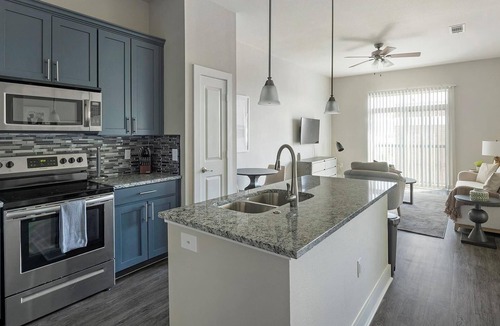 Nassau Bay Apartment | Landing | Chic 1BD, Yoga Studio, Pool