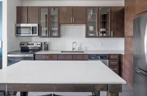 Woodland Heights Apartment | Landing | Chic 1BD, Yoga Studio, Game Room