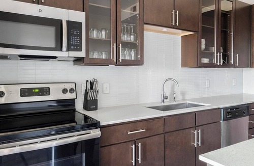 Woodland Heights Apartment | Landing | Chic 1BD, Yoga Studio, Game Room