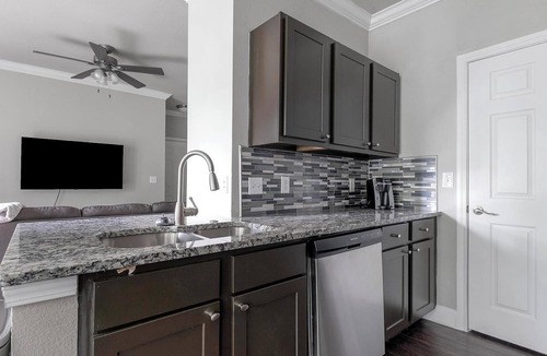 Richmond Apartment | Landing | Chic 2BD, Clubhouse, Gym