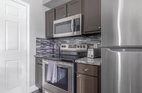 Richmond Apartment | Landing | Chic 2BD, Clubhouse, Gym