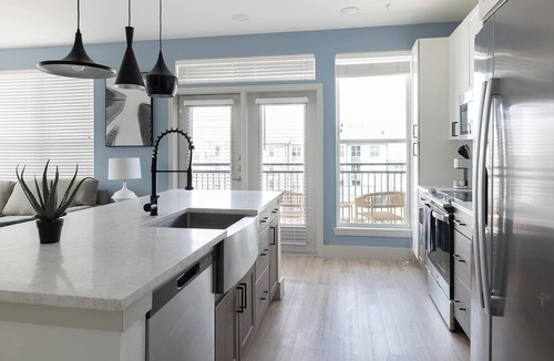 Garland Apartment | Landing | Chic 2BD, Clubhouse, Gym