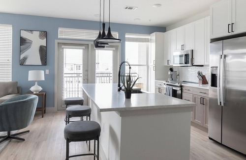 Garland Apartment | Landing | Chic 2BD, Clubhouse, Gym