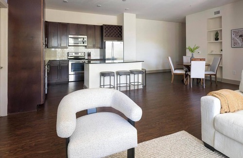 Klein Apartment | Landing | Chic 2BD, Clubhouse, Gym