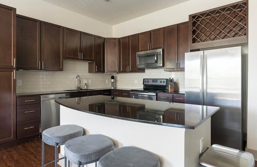 Klein Apartment | Landing | Chic 2BD, Clubhouse, Gym