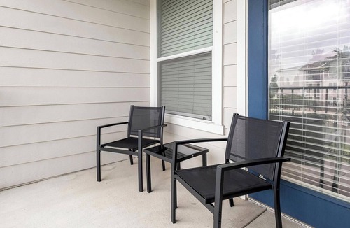 Northeast Houston Apartment | Landing | Chic 2BD, Clubhouse, Game Room