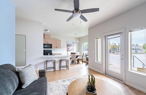 Molalla Apartment | Landing | Chic 2BD, Clubhouse, Pool