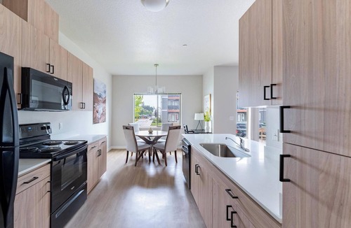 Molalla Apartment | Landing | Chic 2BD, Clubhouse, Pool