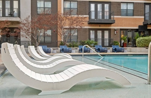 Dallas Design District Apartment | Landing | Chic 2BD, Clubhouse, Gym