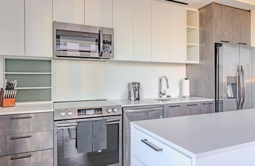 Washington Apartment | Landing | Chic 2BD, Courtyard, Rooftop Lounge