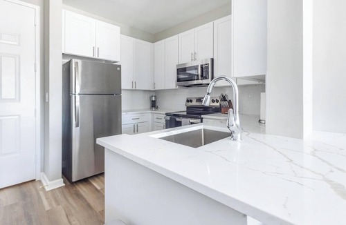 Raritan Apartment | Landing | Chic 2BD, Courtyard, Game Room