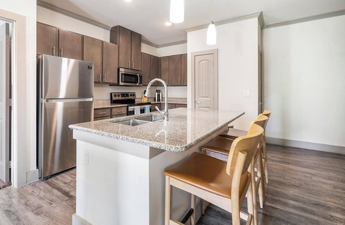 Manor Apartment | Landing | Chic 2BD, Courtyard, Pool