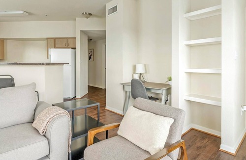 Southbelt/Ellington Apartment | Landing | Chic 2BD, Game Room, Clubhouse