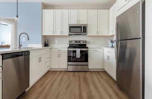 Hickory Apartment | Landing | Chic 2BD, Gym, Clubhouse