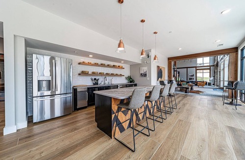Hickory Apartment | Landing | Chic 2BD, Gym, Clubhouse