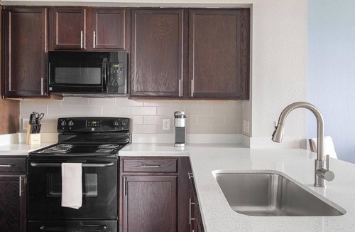 Atascocita Apartment | Landing | Chic 2BD, Gym, Clubhouse