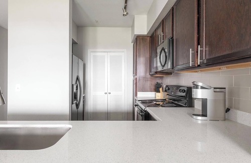 Atascocita Apartment | Landing | Chic 2BD, Gym, Clubhouse
