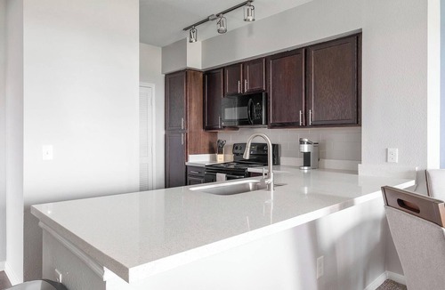 Atascocita Apartment | Landing | Chic 2BD, Gym, Clubhouse