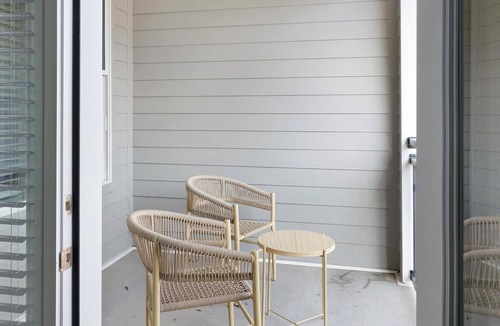 East Raleigh Apartment | Landing | Chic 2BD, Gym, Clubhouse