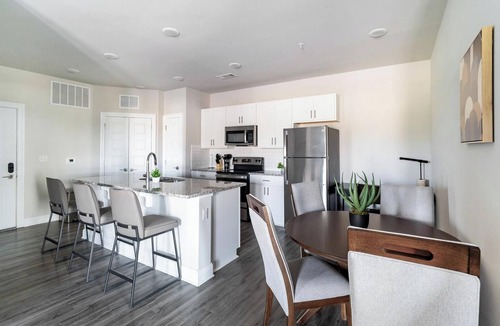 Harvey Apartment | Landing | Chic 2BD, Gym, Clubhouse