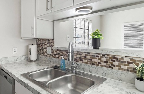 Denton Apartment | Landing | Chic 2BD, Gym, Courtyard